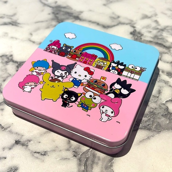 NWT/HELLO KITTY & FRIENDS 52 Playing Cards in Storage Tin - Picture 7 of 9